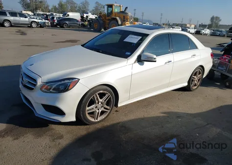 2014 Mercedes-Benz E 350 z USA, uszkodzony, nr VIN WDDHF5KB9EA839388